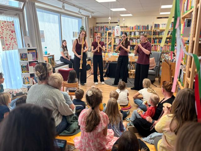"Jololenka" in der Bibliothek