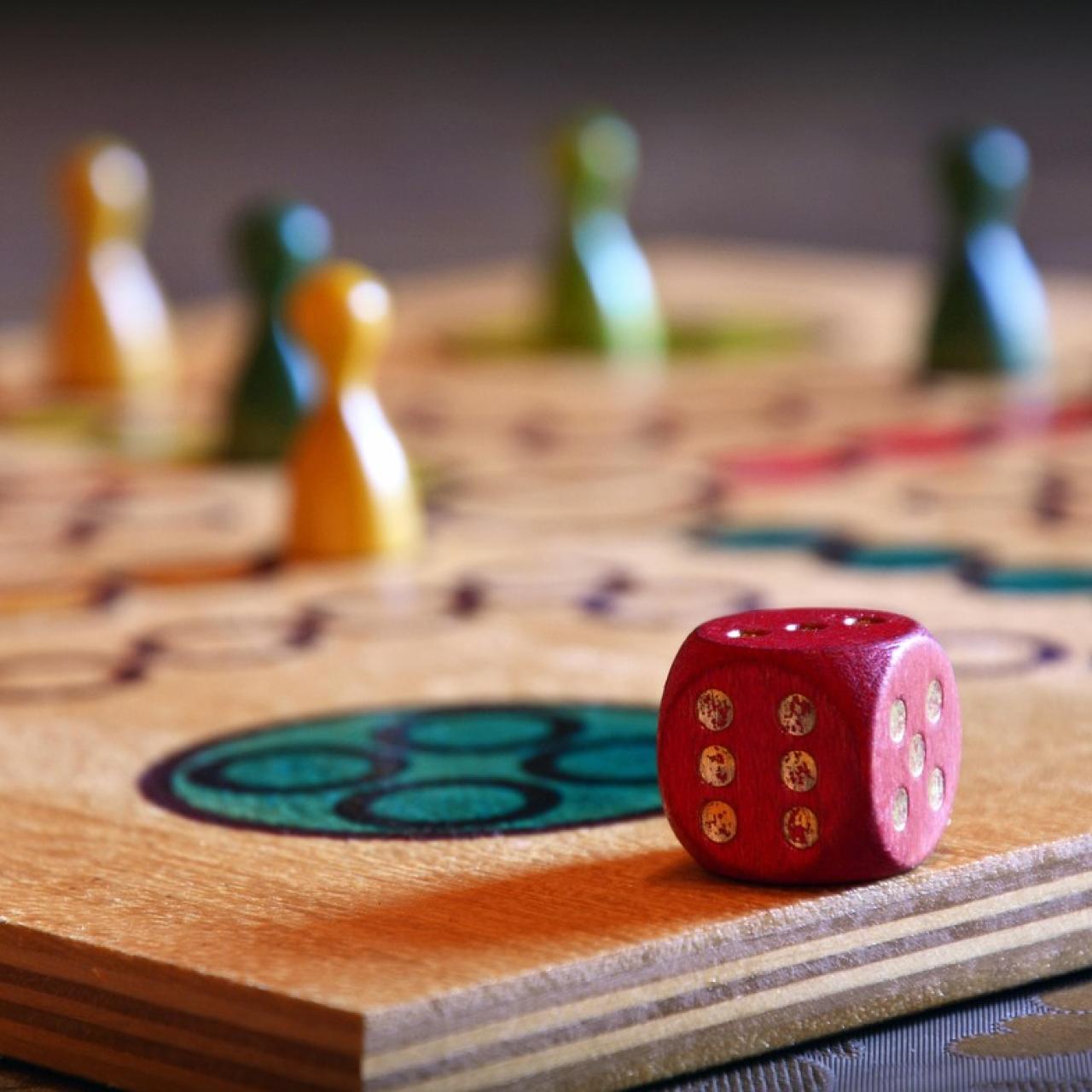 ein Spielbrett des Spieles "Mensch ärgere dich nicht"